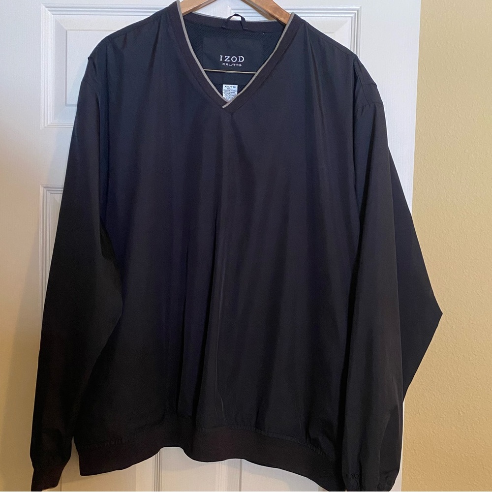 IZOD Men's Black Nylon Pullover. Size XXL